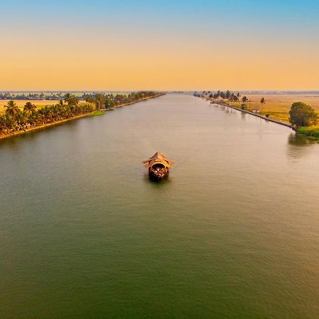 ホテル Spice Coast Cruises - Houseboat, A Cgh Earth Experience アーラップーザ県 エクステリア 写真