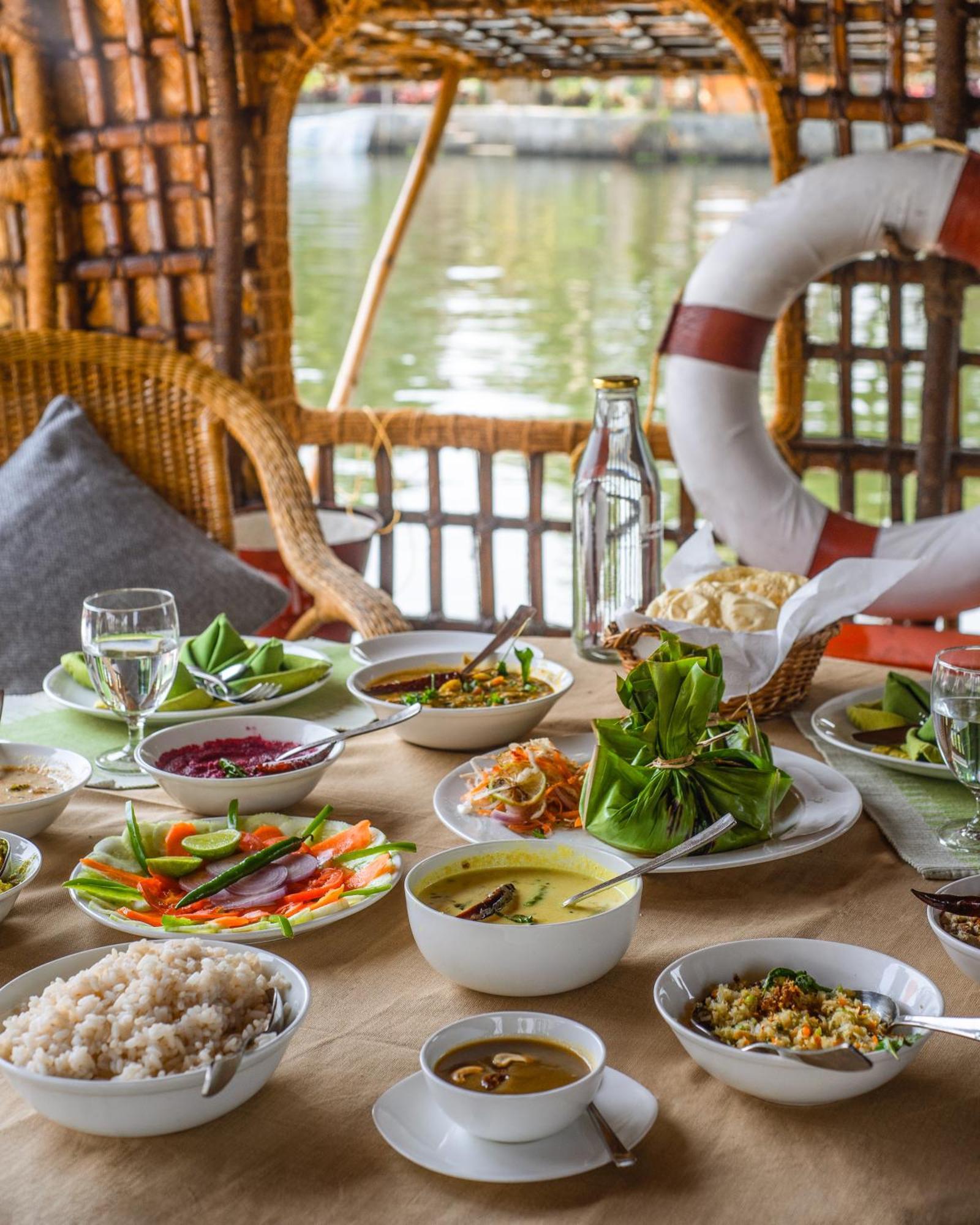 ホテル Spice Coast Cruises - Houseboat, A Cgh Earth Experience アーラップーザ県 エクステリア 写真