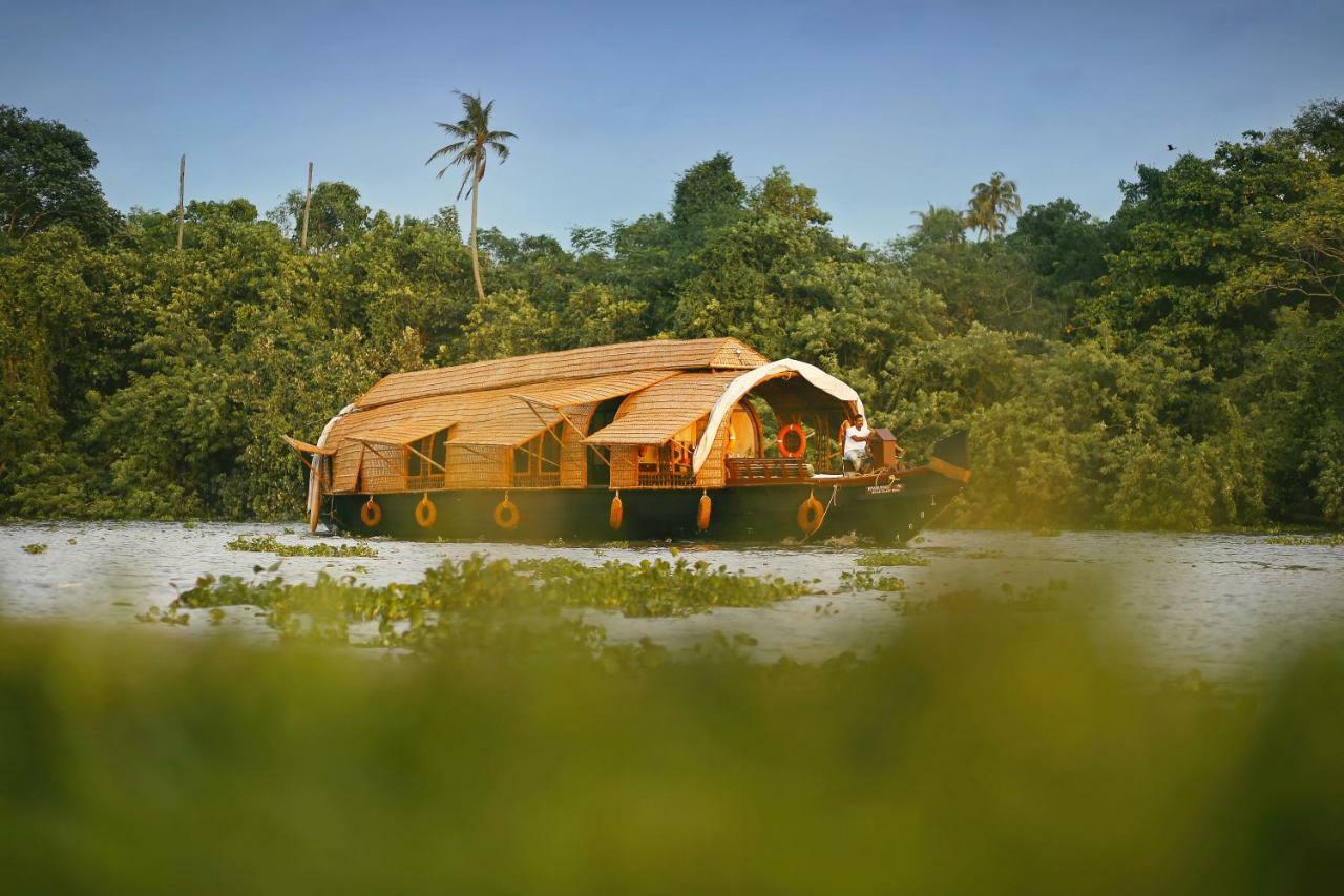 ホテル Spice Coast Cruises - Houseboat, A Cgh Earth Experience アーラップーザ県 エクステリア 写真