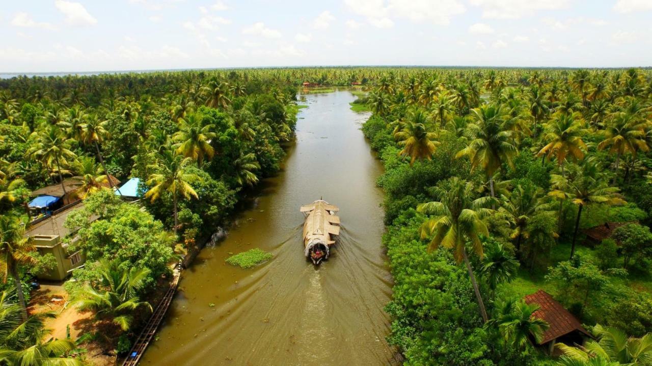 ホテル Spice Coast Cruises - Houseboat, A Cgh Earth Experience アーラップーザ県 エクステリア 写真
