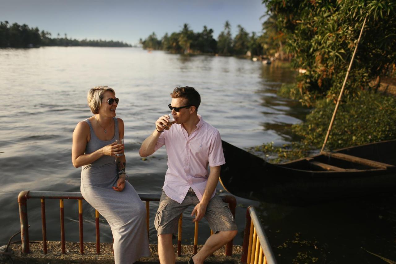 ホテル Spice Coast Cruises - Houseboat, A Cgh Earth Experience アーラップーザ県 エクステリア 写真